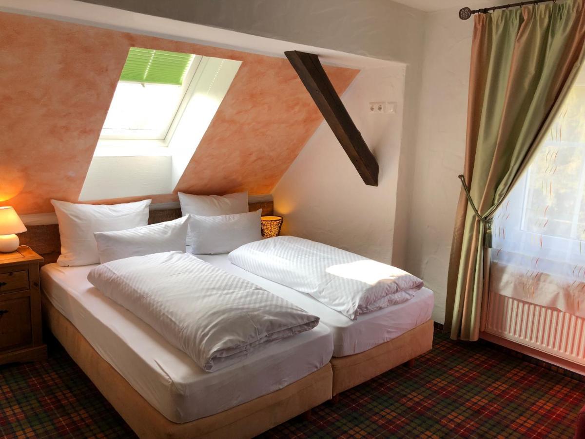 Zum Schlangenkoenig Hotel บวร์ก ภายนอก รูปภาพ