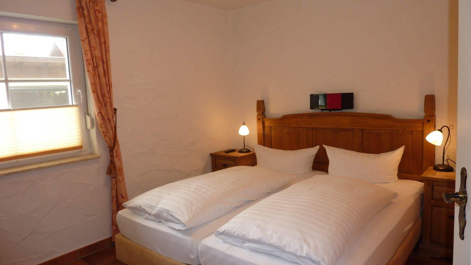 Zum Schlangenkoenig Hotel บวร์ก ภายนอก รูปภาพ