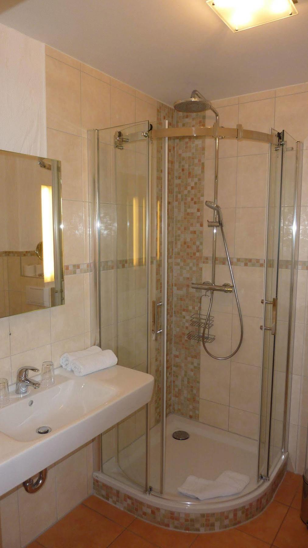 Zum Schlangenkoenig Hotel บวร์ก ภายนอก รูปภาพ