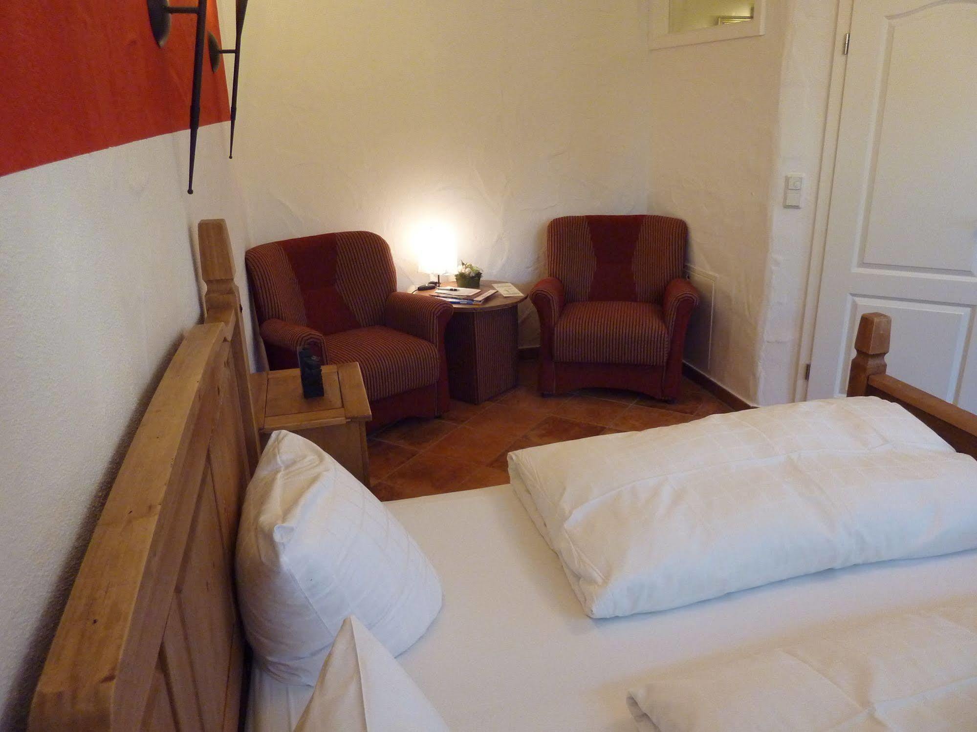 Zum Schlangenkoenig Hotel บวร์ก ภายนอก รูปภาพ