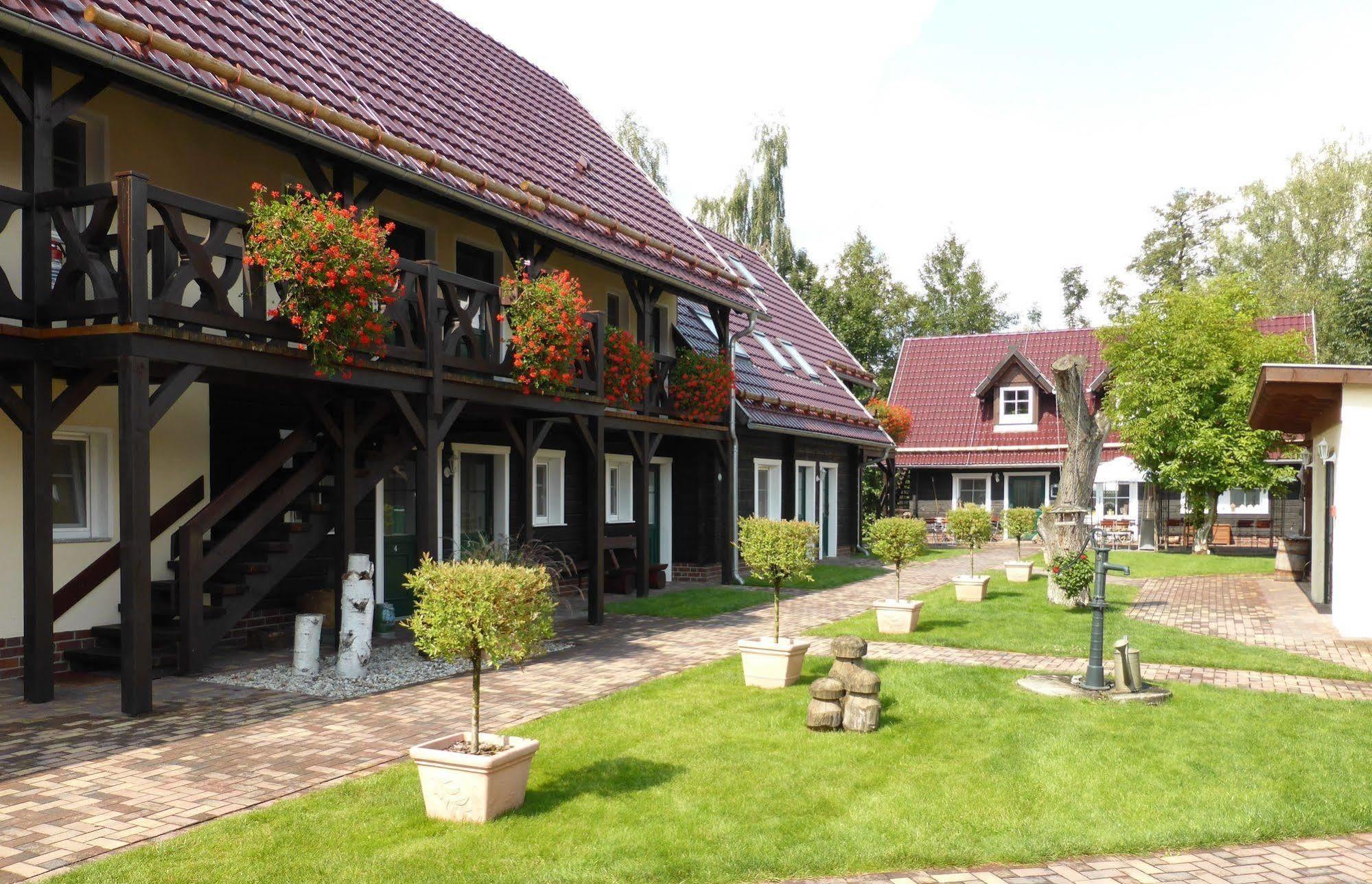Zum Schlangenkoenig Hotel บวร์ก ภายนอก รูปภาพ